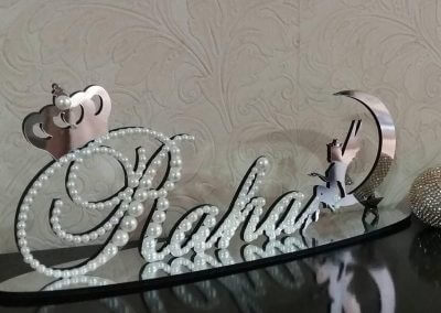 استند اسم رها نقره ای همراه تاج و ماه و فرشته و مروارید، استند اسم ، استند پایه دار ، استند ایستاده